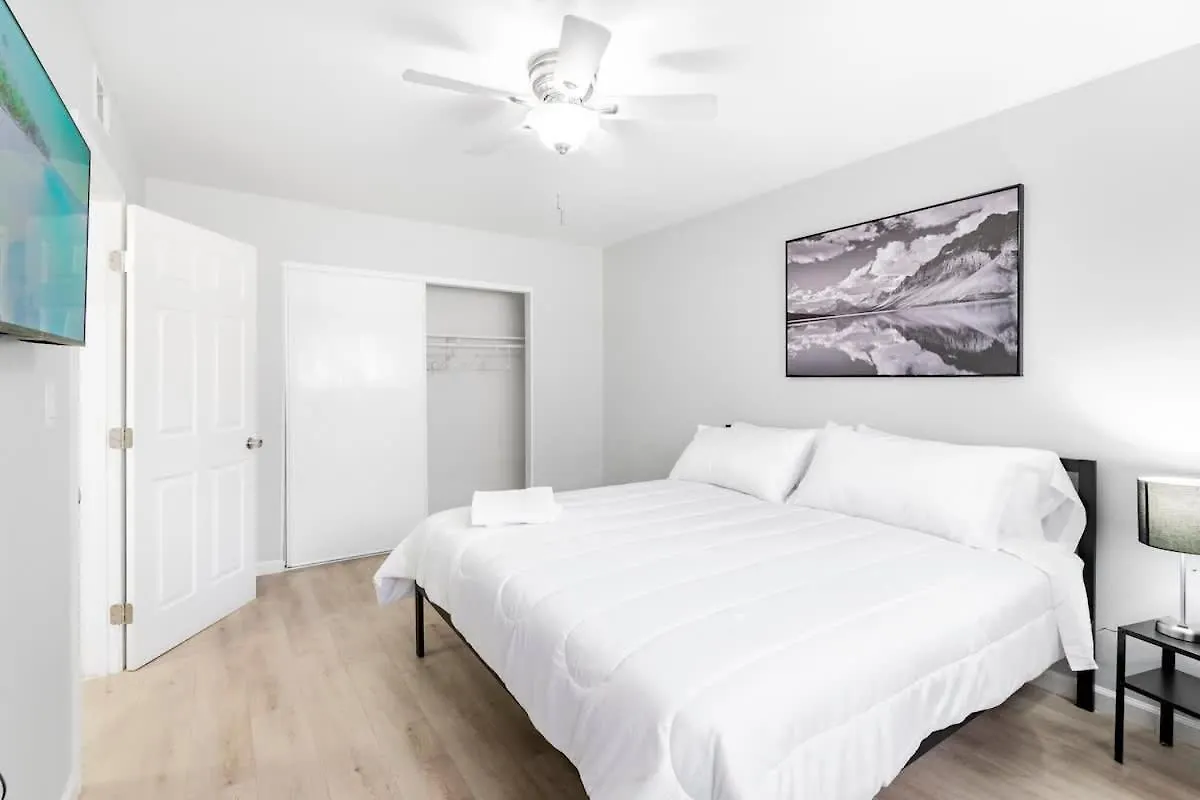 Gorgeous Two Bedroom Sleeps 6! Close To Strip! ラスベガス 米国