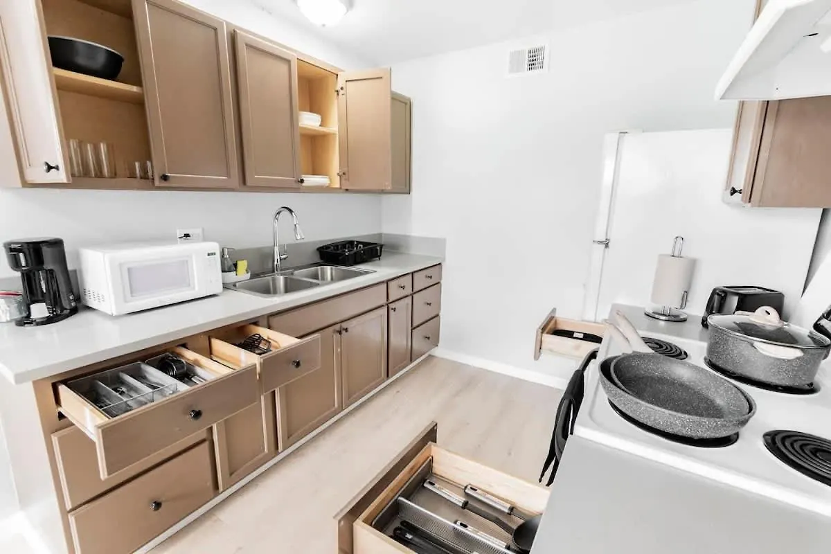 Gorgeous Two Bedroom Sleeps 6! Close To Strip! Las Vegas